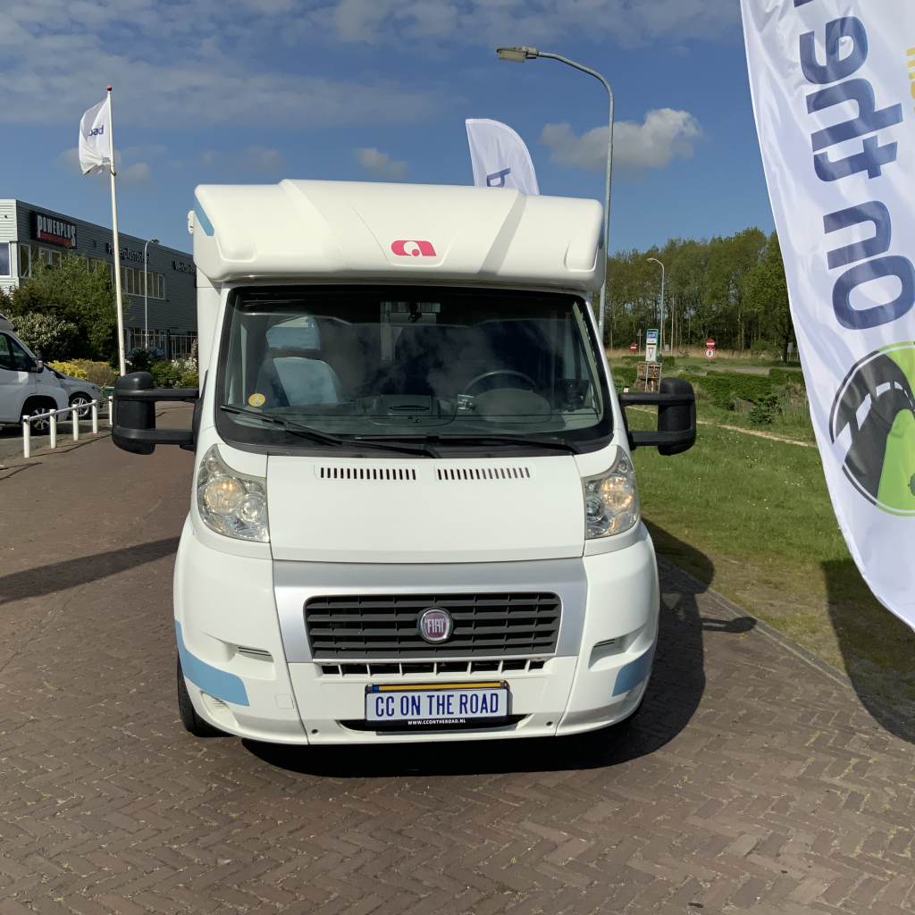 Adria   Compact   2.3 MultiJ. 130 PK , Half-integraal  , Frans-bed achter , Motor-airco , Trekhaak , Kleine camper , Bj. 2009 Camp centrum on the road Marum foto: 3