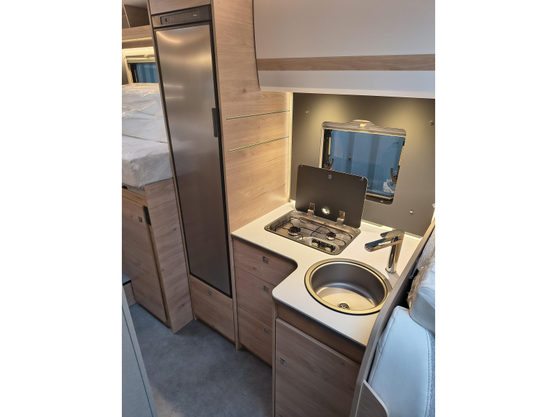 Dethleffs Just Camp T 6812 EB Active - automaat  foto: 6
