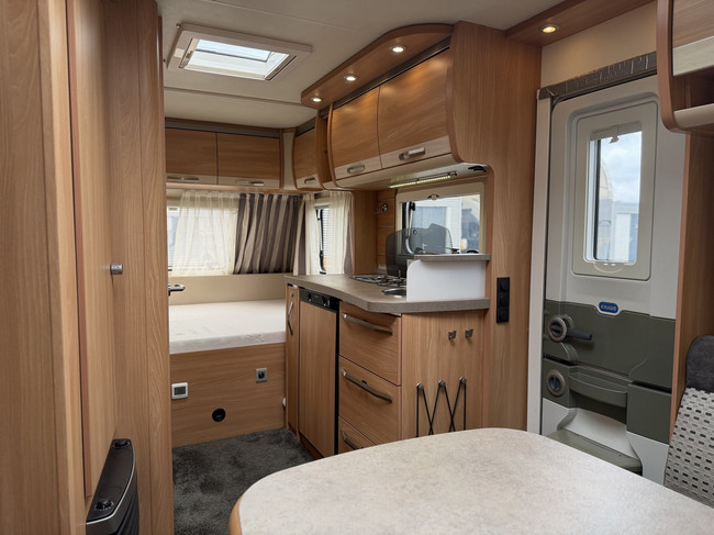Knaus Sudwind 460 QU Foto: 11