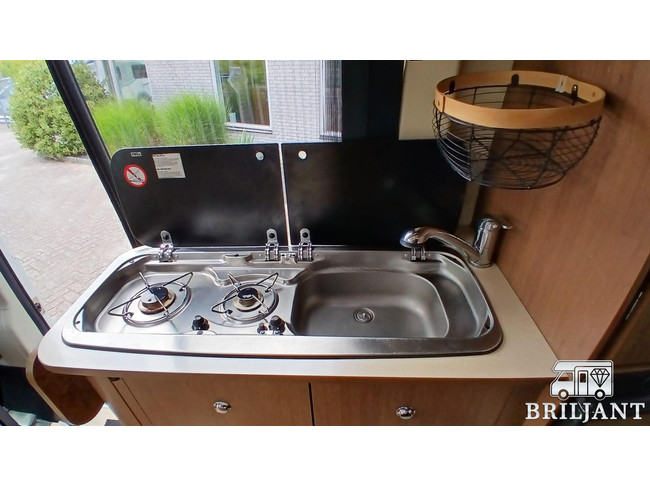 Karmann-Mobil DAVIS 590 autocaravana.. cama transversal foto: 14