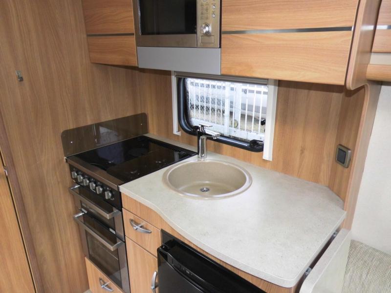 Sprite Cruzer 460 SR Mover, cassetteluifel 