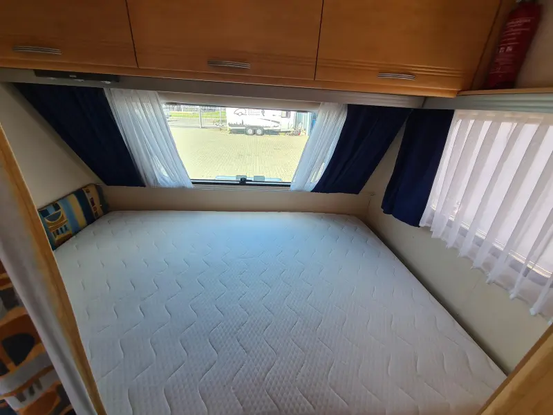 Sterckeman Starlett Executive 470 PE Stapelbed/vast bed/890 kg  foto: 15