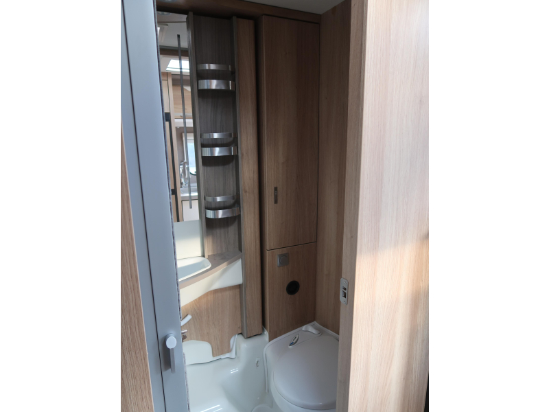Knaus Sky TI 650 MEG AUTOMATIC 150 HP photo: 12