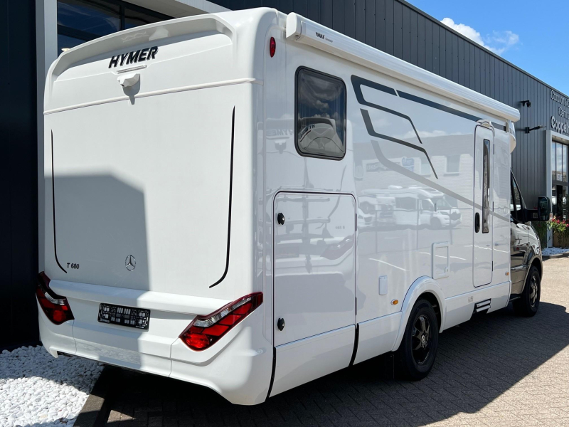 Hymer Tramp 680 automaat, enkele bedden  foto: 19