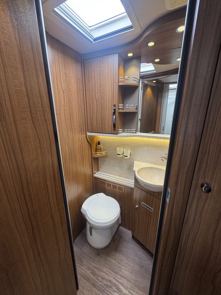 Hymer B680 Starline photo : 16