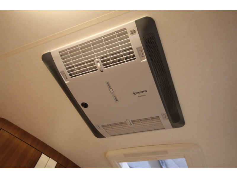 Hobby Excellent 455 UF Thule 6300 Airco Voortent  foto: 15