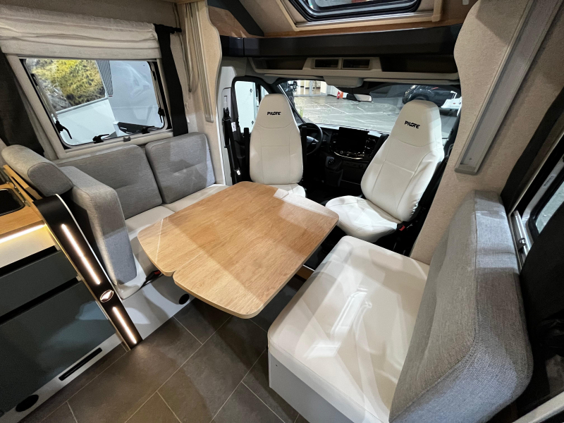 Pilote Atlas A690GJ Camper, Lengtebedden  foto: 3