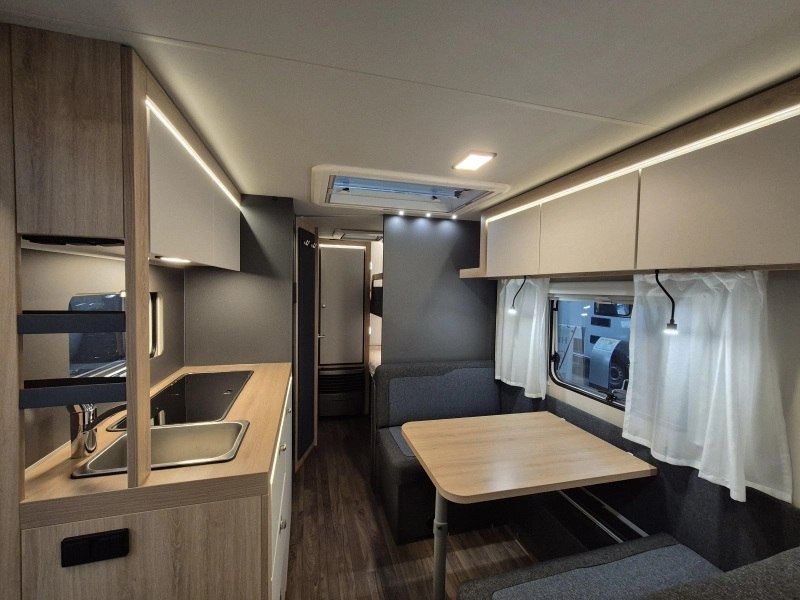 Knaus Sport 500 KD Stapelbedden en douche!  foto: 7