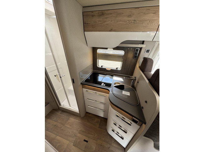 Hymer EXT 678 9T-Automaat Enkele Bedden Luifel Lpg Zonnepaneel foto: 16