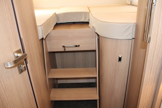 Robusto Carthago Integral Malibu I 460 LE Fiat AUTOM&Aacute;TICO 180 CV camas individuales y cama abatible (118 foto: 56