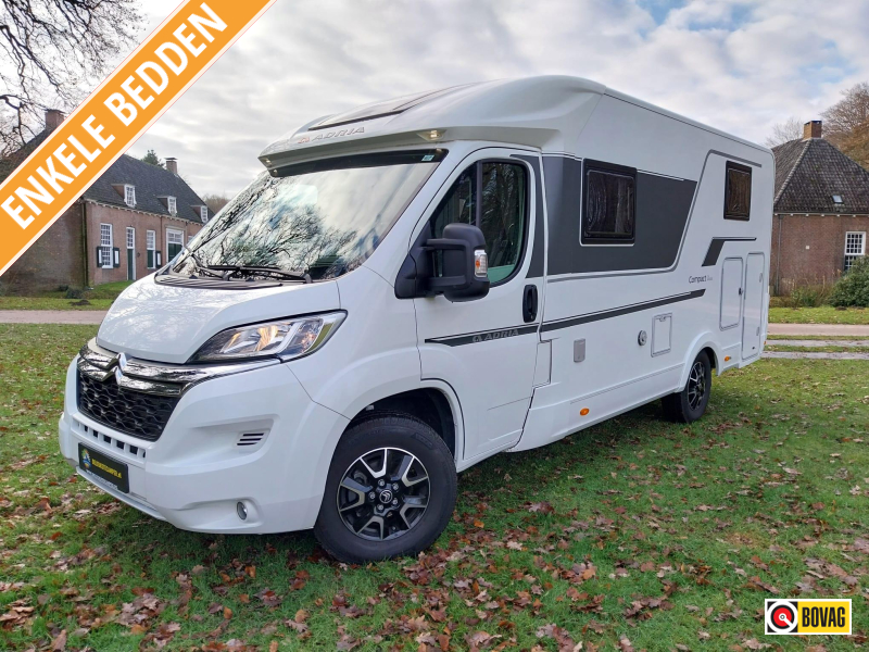 Adria Compact Axess 670 SL, doble aire acondicionado, enganche de remolque
