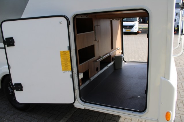 Sun Living S 75 SL by Adria 5 gordel plaatsen enkele bedden 67  foto: 7