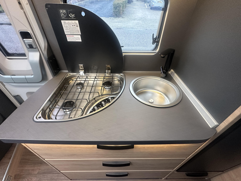 Knaus L!ve Ti 650 MEG Unieke lage lengte bedden  foto: 20