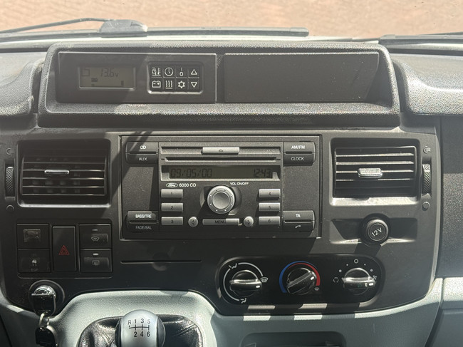 Westfalia ford nugget 4 slaapplaatsen airco hefdak lmv standkachel trekhaak zonnepaneel bearlock foto: 9