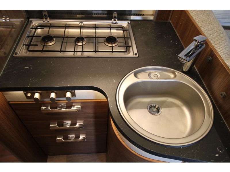Hymer BMC-I 690 Levelsyteem / 9G Tronic  foto: 10