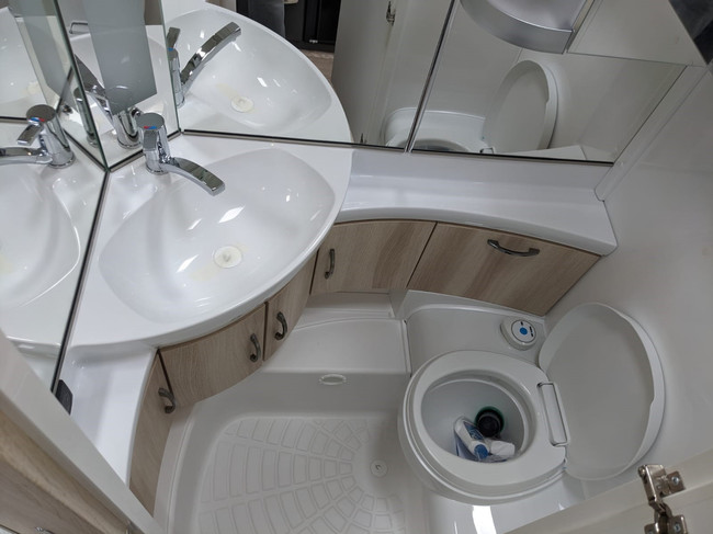 Hobby De Luxe 460 LU foto: 9