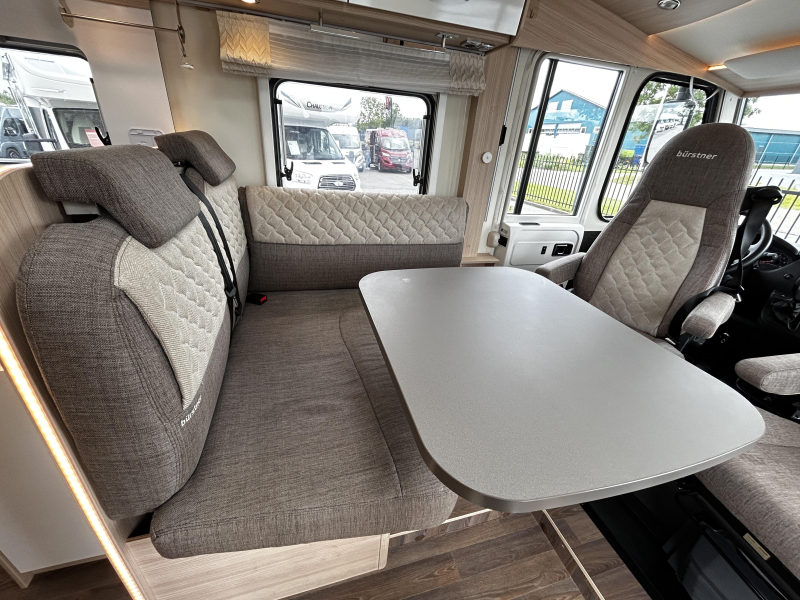 B&uuml;rstner Lyseo Time I 690 G Single beds/Automatic! photo: 16
