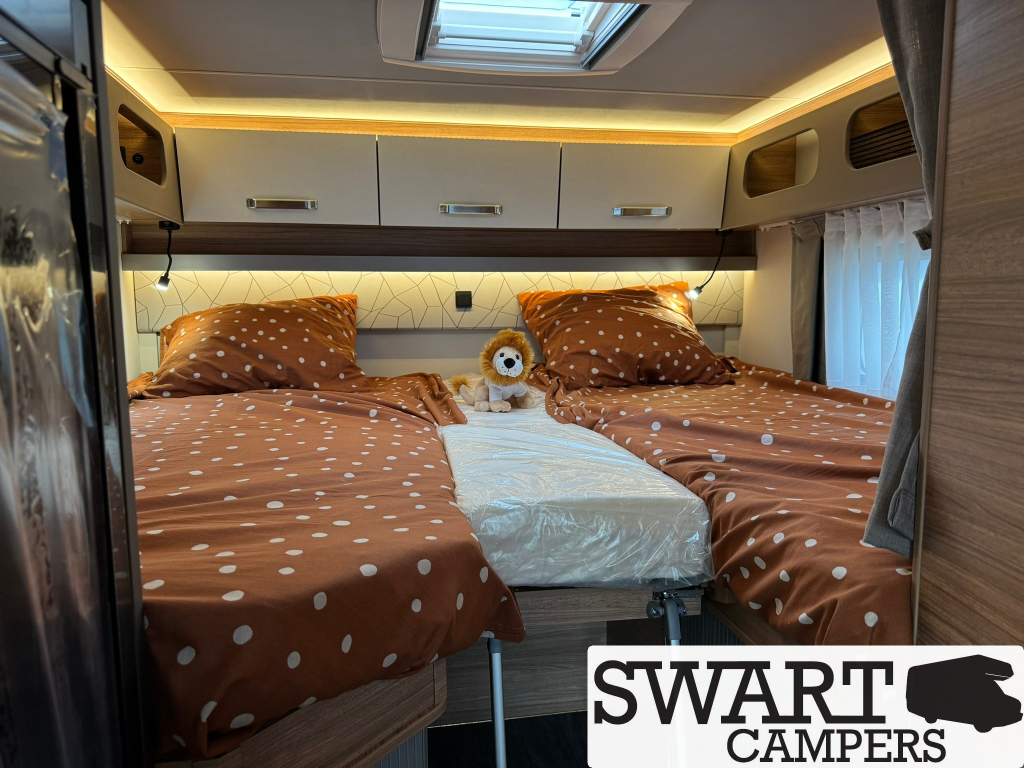 Weinsberg CaraLoft Ford 650 MEG, 155 pk automaat Enkele bedden foto: 19