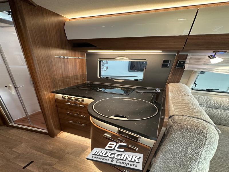 Hymer B-MC I 680 EINZELBETTEN + HUBBETT Foto: 3