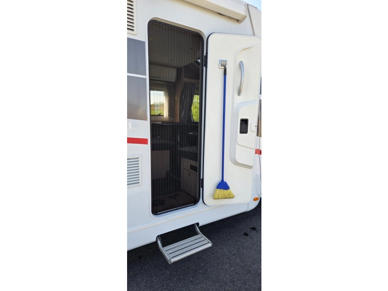 Sunlight T 65 T65 gepflegtes 4 Pers. Wohnmobil Foto: 5