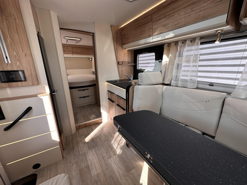 Bavaria I 720 Queensbed 140PS Dachklimaanlage Foto: 5