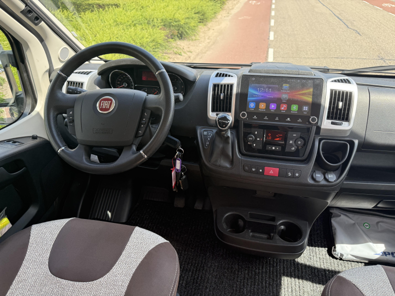 P&ouml;ssl Roadcruiser 640 2021 35.000KM AUT 160CV foto: 7
