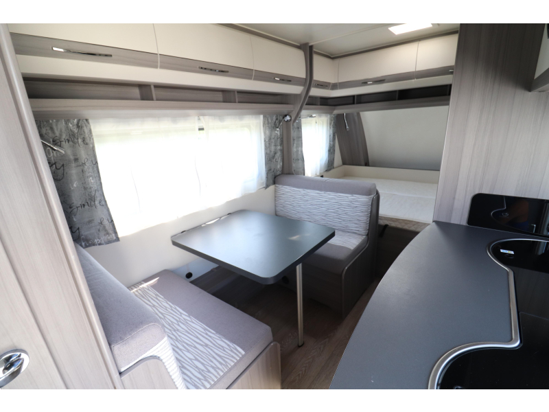 Hobby On Tour 470 KMF BJ'20 - Como nuevo foto: 14