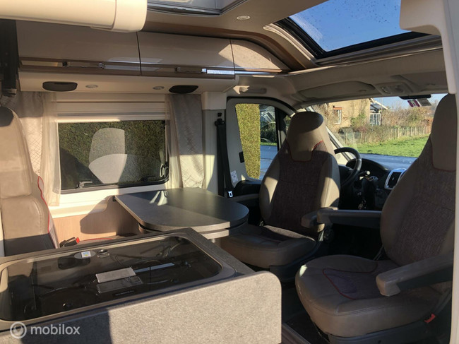 Carthago Malibu 640 Charming GT-Sky-View 160-PK Euro6 Buscamper con camas individuales &iexcl;Estado impecable! foto: 14