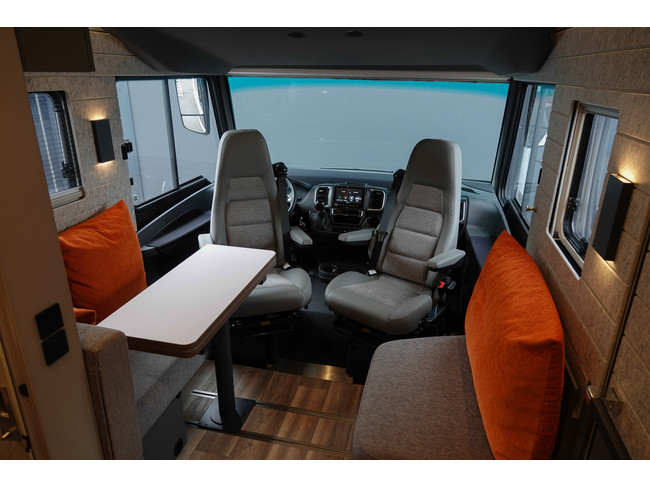 NIESMANN BISCHOFF iSmove 7.3 F 180 CV Autom&aacute;tico | Aire acondicionado de techo | Bater&iacute;a de litio. Calefacci&oacute;n de asientos foto: 3