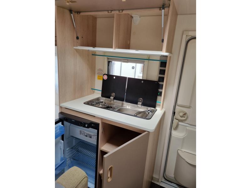 Adria Aviva 390 PS Lichtgewicht!  foto: 17