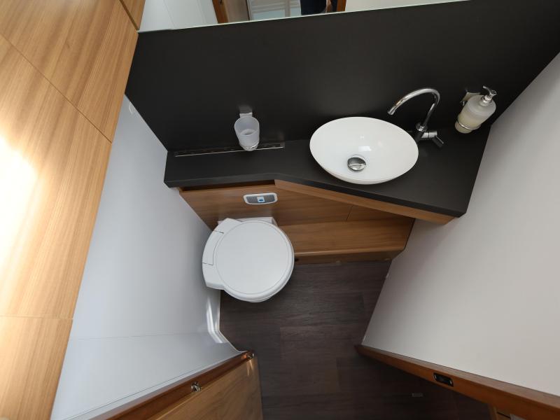 Adria Matrix Newline 670 SC Queensbed + hefbed  foto: 12