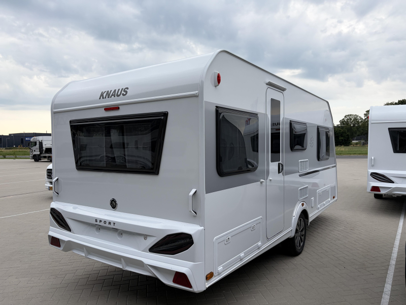 Knaus Sport 460 EU Einzelbetten / Dinette Foto: 3