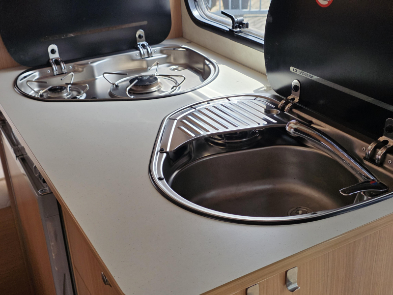 Adria Altea 390 PS 4 personas AVANCE 2010 foto: 5