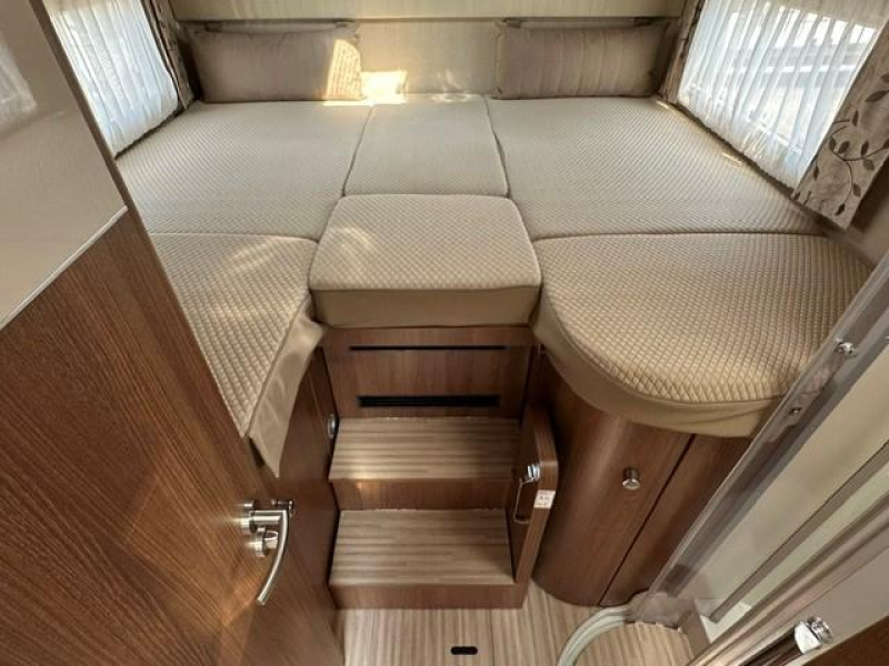 Carthago C-Tourer I 149 GÉÉN HEFBED LEVELSYSTEEM  foto: 14