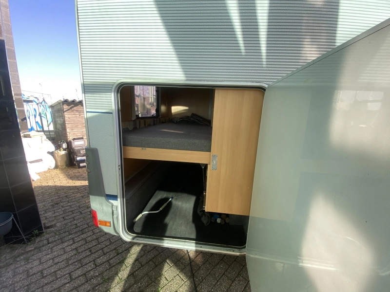 Dethleffs Globetrotter 6 PERS Met stapelbed &XXL garage  foto: 23