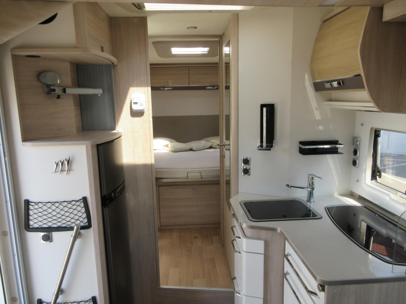 Rapido 696 F Premium Edition AUTOMAAT FACE TO FACE  foto: 4