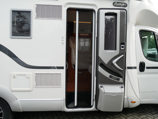 Laika Ecovip 409 Lengtebedden, Hefbed, Luxe Half Integraal XXL Garage!! foto: 20