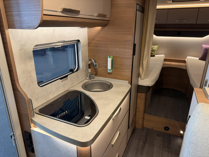 Knaus L!ve Ti 650 MEG automaat lage lengte bed  foto: 14