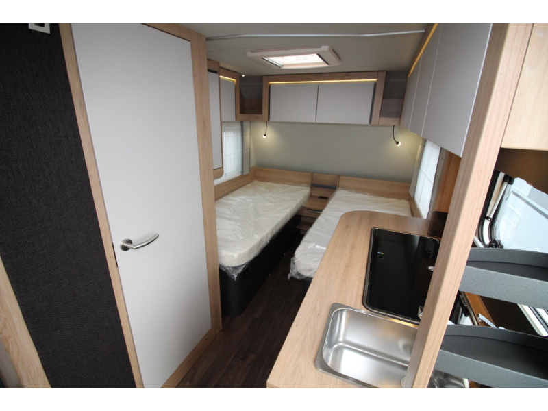 Knaus Sport 460 EU Camas individuales y techo de GFK! foto: 7