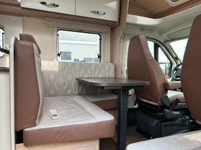 Bürstner Limited 660 T Automaat  foto: 8
