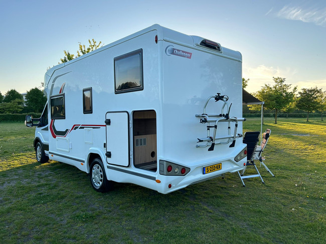 Challenger Half Intergraal 287 GA Ford Transit with Single Beds 5 SEAT BELTS photo: 11