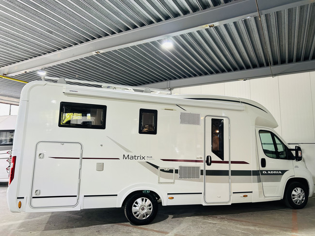 Adria MATRIX M 670SL PLUS Met enkele bedden en slechts 65.000 Km! foto: 8