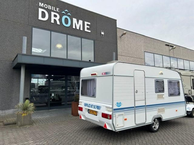Adria Altea 390 DS Vorzelt+Markise Foto: 2