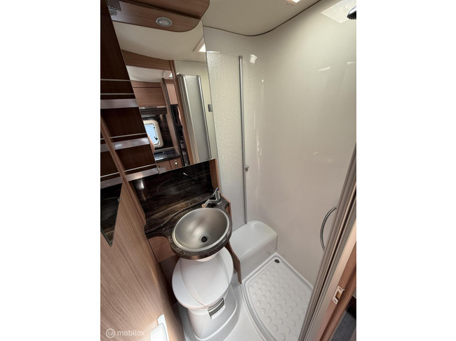 Knaus 700 MEG enkele bedden + hefbed! foto: 15