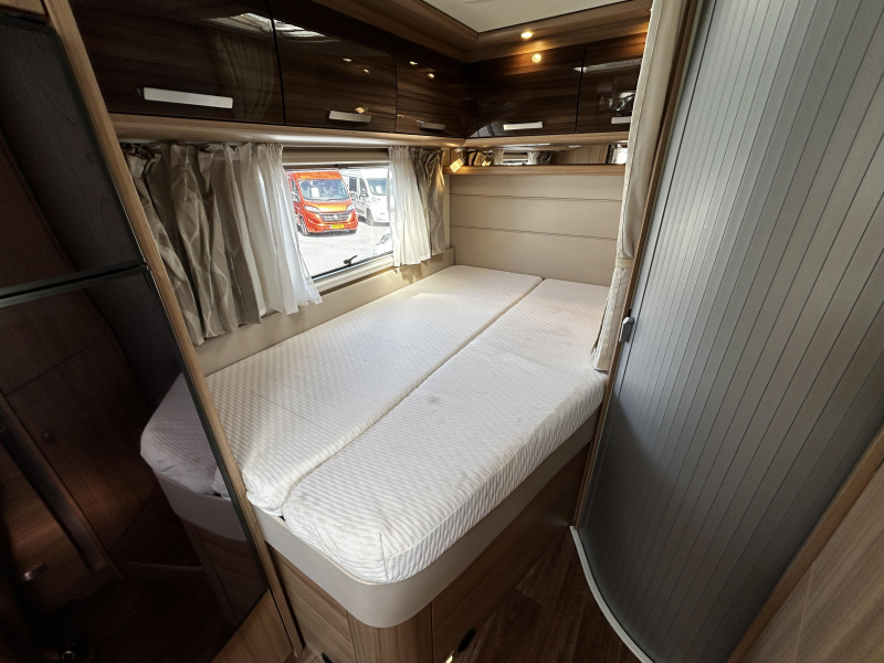 Knaus Platinum Selection 650 MF Fransbed/2017/6.9M/Euro-6  foto: 10