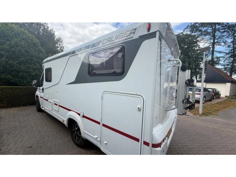 LMC Cruiser V 646 photo: 38