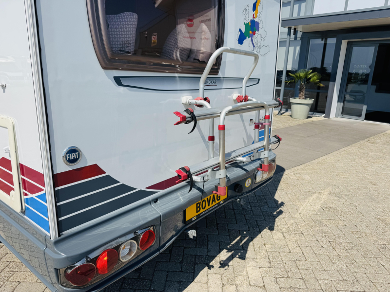 Homecar P 561 Aire acondicionado de motor Cama francesa foto: 10