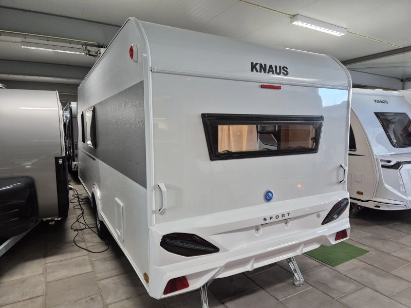 Knaus Sport 500 QDK met 3 stapelbedden!  foto: 3