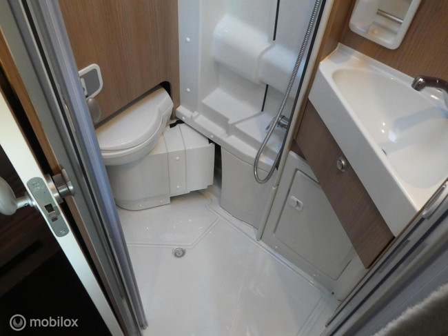 Carthago Malibu Van Comfort 640 LE AUTOMAAT| Lengtebedden foto: 20
