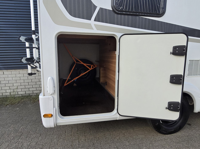 Weinsberg CARACOMPACT 600 MEG R 57 131 CV CAMAS INDIVIDUALES PORTABICICLETAS BEARLOCK foto: 6